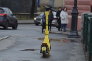 Московские электросамокаты оснастят «автомобильными» номерами