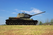 Чешский бизнесмен стал миллиардером, отправляя старые танки Украине