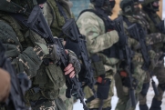 Уссурийские десантники спасли семью беженцев в опасной зоне на Украине