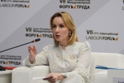 Мария Львова-Белова вручила нагрудные знаки «Защитник семьи и детей» бойцам в ДНР