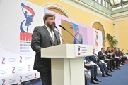 Бизнесмен-консерватор хочет создать новую партию в РФ: за православие и против мигрантов