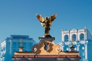 В Киеве требуют снести памятник архангелу Михаилу
