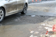 В Челябинске в срочном порядке отремонтируют две проблемные дороги
