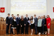 Депутаты заксобрания Челябинской области наградили победителей смотра-конкурса молодежных парламентских формирований