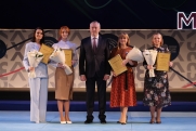 Губернатор Новосибирской области наградил абсолютных победителей конкурса «Учитель года»