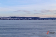 В Новосибирской области на Обском море машина провалилась под лед