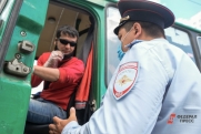 В Ростовской области вручили повестки 150 бывшим мигрантам