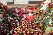 В Ростове цветы жертвам теракта отнесли на могилы военных