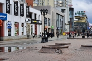 «Катастрофически не хватает мусорок»: екатеринбуржцы оценили состояние городских улиц в месячник чистоты
