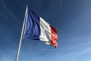 Политик Меланшон уверен, что конфликт между Парижем и Москвой разрушит Францию