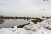 Уровень воды у села под Томском стремительно растет