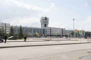 Саратовский авиадебошир выскочил на взлетное поле в аэропорту Екатеринбурга