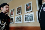 В заксобрании Челябинской области открылась выставка фотографий «Огни Победы»