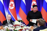 Ким Чен Ын подарил Путину собак редчайшей породы и вручил орден
