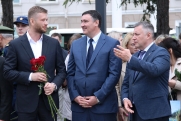 Губернатор Кобзев почтил память героев ВОВ