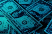 Покупаете ли вы доллары после решения об отмене рыночного курса валюты на фоне санкций США?