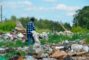 Псковский губернатор рассказал, когда областную столицу избавят от мусорных завалов