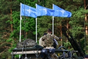 В НАТО определили более 10 признаков подготовки российского вторжения