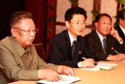 Невероятные факты из жизни Ким Чен Ира: как глава КНДР изобрел гамбургер и украл южнокорейского режиссера