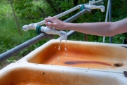Несите тазик: в каких странах кроме России летом отключают горячую воду