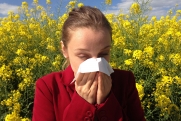 Иммунолог рассказала, от чего могут страдать аллергики летом