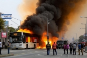 Пассажирский автобус вспыхнул возле остановки в Башкирии