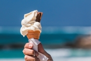 Какое мороженое можно считать полезным и почему пломбир – отличное средство от хандры