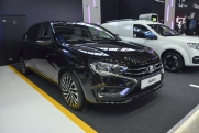 Путин дал старт серийному производству Lada Aura: «Понравилась машинка»