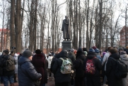 Между СИЗО и ГУФСИН: Махонин и Мефодий открыли памятник Достоевскому в Перми