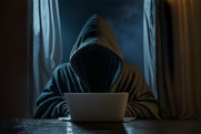 Россиянам рекомендуют установить на телефон пароль или биометрическую защиту