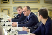 Мерц сменит Шольца на посту канцлера Германии: биография политика