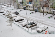 Надымчане требуют очистить парковки и улицы от метровых сугробов