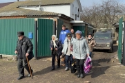 Волонтеры «Единой России» помогают жителям Суджи покинуть зону боевых действий