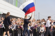 Зачем школьницам платить за беременность: разбираем региональный тренд