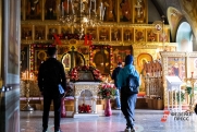 Депутат Вихарев в Екатеринбурге прошел крестным ходом в качестве алтарника