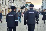 Новосибирские полицейские ищут мужчину, который усыпил девушку в ресторане