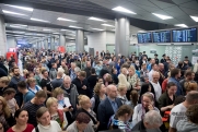 Сотни пассажиров застряли в московских аэропортах из-за атак БПЛА