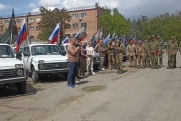 Иркутский губернатор Кобзев вместе с ОНФ передал бойцам новые автомобили