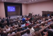 Губернатор Сахалинской области поручил решить проблемные вопросы жителей Углегорского района