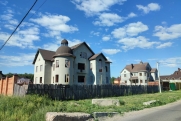 В Свердловской области начали судить мошенников, продававших муниципальную землю под строительство коттеджей