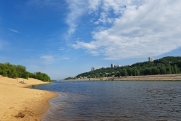 Пляжный сезон в Рязани закрыли: горожанам ограничили доступ к воде и отменили маршруты