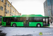 В Екатеринбург прибыли 15 гигантских автобусов, они выйдут на маршруты в январе