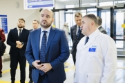 Губернатор Федорищев осмотрел новое медучреждение в Смышляевке