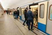 Более 80 тысяч человек увидели новогодние обращения в московском метро