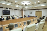 Свердловские депутаты рассказали лицеистам о работе парламента и актуальных профессиях