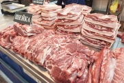 Черный рынок мяса процветает в тюменском макрорегионе, заявил депутат Иван Левченко