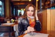 Элегантность в бокале: пять коктейлей, которые должна попробовать каждая женщина