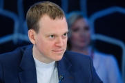 Павел Малков отчитался о восстановлении Мариуполя и Херсонской области на заседании правительства региона