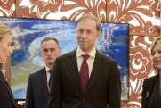 Русский стиль на экспорт: Мантуров оценил стенд НЦ «Россия» на «ИННОПРОМ. Центральная Азия»