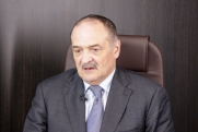 Меликов остается работать в Дагестане даже после отставки